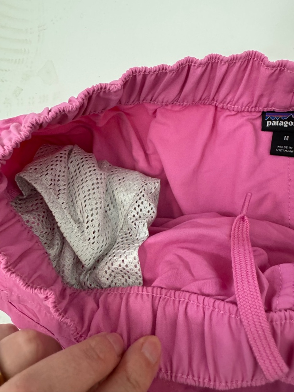 Patagonia Barely Baggies Magenta Pink Shorts Size Medium - Picture 4 of 9